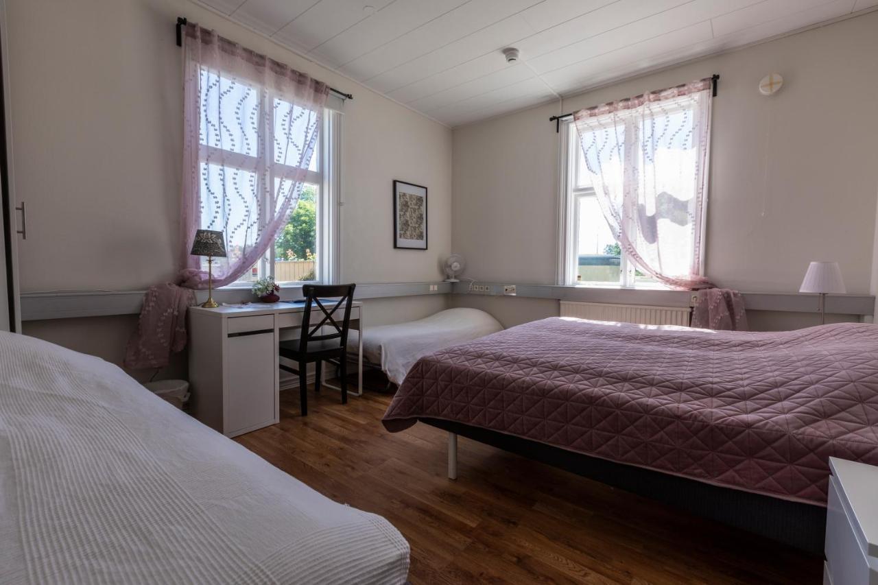 Jaernvaegshotellet B&B 斯卡拉 外观 照片